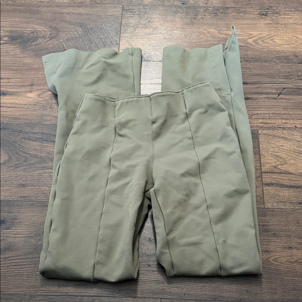 Abercrombie & Fitch Pants!!